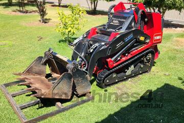 Toro TX1000 (low hours) + Plant Trailer + Attachments