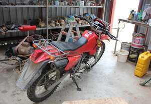 Honda   CTX 200 Motorbike