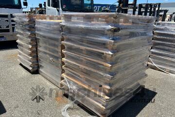 30 Pallets in 3 Stacks