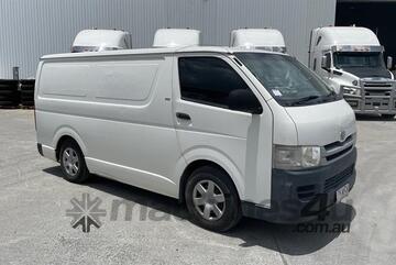 Toyota   Hiace TRH201R