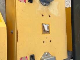 2017 Safe Roads F1504001C Single Axle VMS Board - picture2' - Click to enlarge