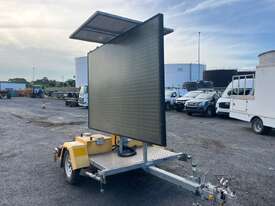 2017 Safe Roads F1504001C Single Axle VMS Board - picture0' - Click to enlarge