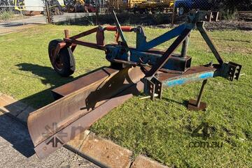 Grader Blade Berends 8ft 3PL with level wheel Adjustable
