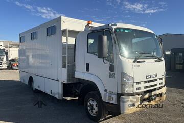 2010 Isuzu FRR 600 4x2 Service Truck