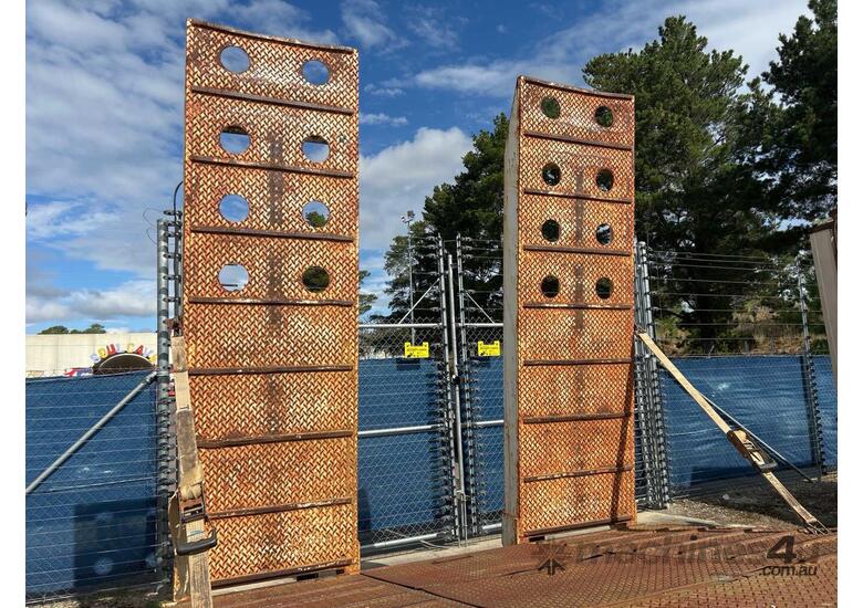 2010 JP Trailers Beaver Tail Tandem Axle Trailer