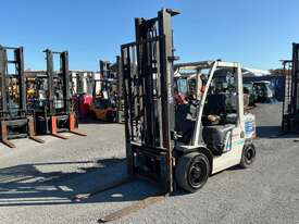 Nissan UG1F2A30DU Forklift - picture0' - Click to enlarge
