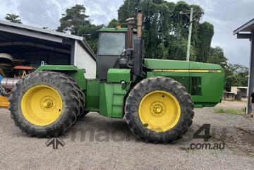 John Deere   8960
