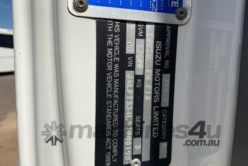 2008 Isuzu FTS 800 EWP Day Cab