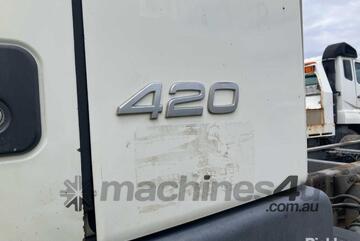 Volvo 2005   FM 420 Cab Chassis