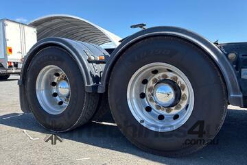 2018 Mitsubishi Fuso FV500 Prime Mover