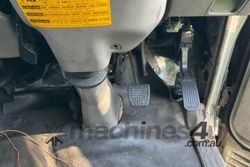 2010 Hino 300 616 Refrigerated Pantech / Curtainsider