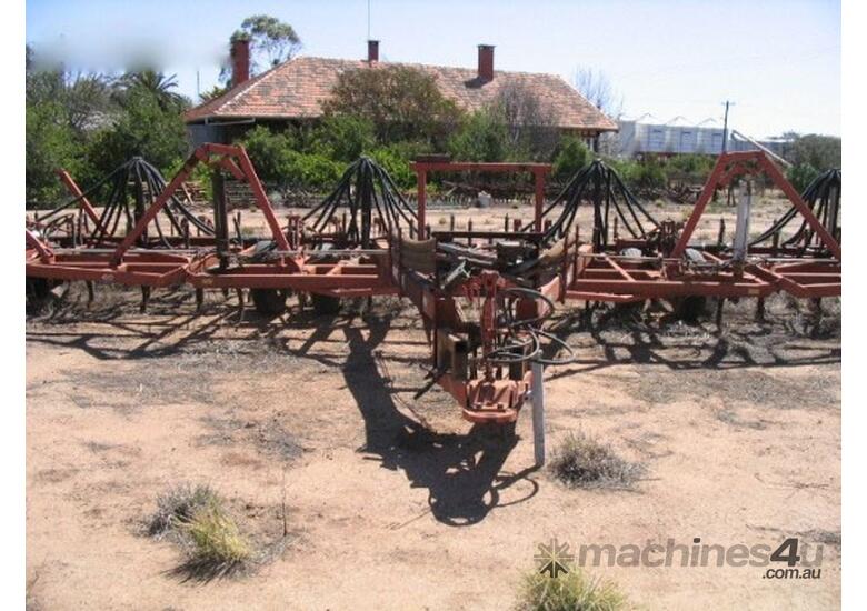 caption Morris CHALLENGER II Cultivators Tillage Equip