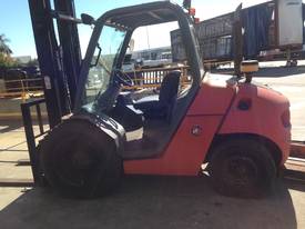 msi 30D manitou , 4x2 , 2 stage side shift tyne - picture0' - Click to enlarge