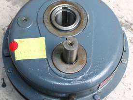 Shaft mounted speed reducer 5:1 Ratio gear box - picture0' - Click to enlarge