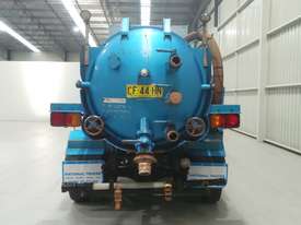 Hino FD Ranger 6 Waste disposal Truck - picture1' - Click to enlarge