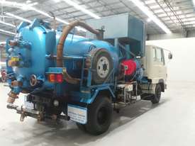 Hino FD Ranger 6 Waste disposal Truck - picture2' - Click to enlarge