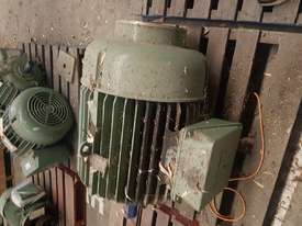 Pope Electric Motor 90 Kw - picture0' - Click to enlarge