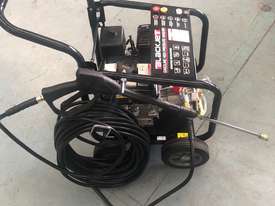 NEW Black Jet 4800 psi High Pressure Washer 10HP Engine - picture0' - Click to enlarge