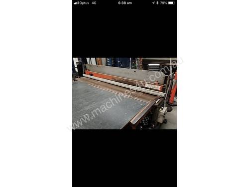 HUDRAULIC GUILLOTINE FOR CAPPING STAINLESS STEEL SHEET METAL OR GRILL WORK 