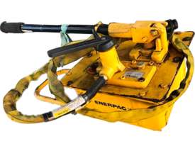 Enerpac Hydraulic Hand Pump Porta Power P462 Large Oil Capacity 10000 PSI - picture0' - Click to enlarge