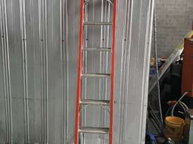 Bailey Fibreglass Extension Ladder 2.56 - 4.09 Meters Industrial - picture0' - Click to enlarge