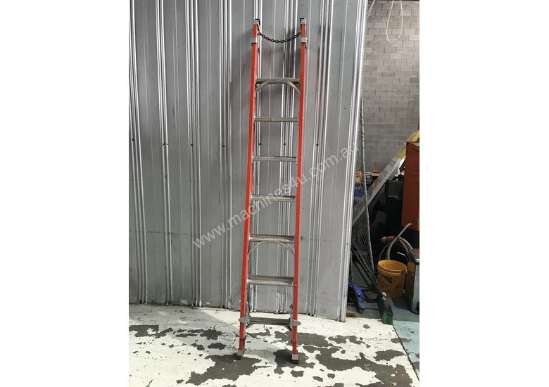 Used bailey Bailey Fibreglass Extension Ladder 2 56 4 09 Meters