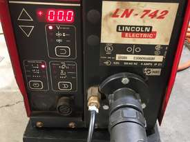 Lincoln Invertec V350-Pro w/ LN 742 wire feeder - picture0' - Click to enlarge