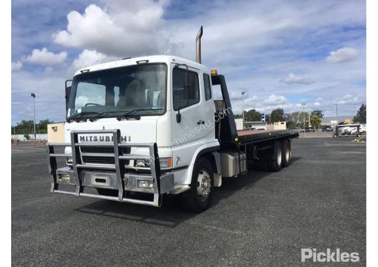 caption 2002 Mitsubishi FV 500