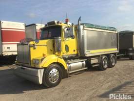 2010 Western Star 4800FX Constellation - picture2' - Click to enlarge
