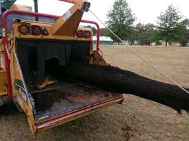 15 Vermeer Chipper - picture2' - Click to enlarge