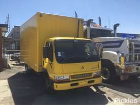 2003 Mitsubishi Canter 500/600 - picture0' - Click to enlarge