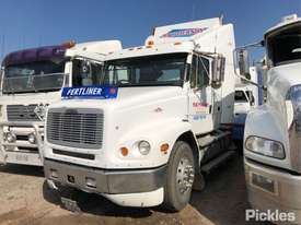 1996 Freightliner FL112 - picture1' - Click to enlarge