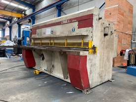 Just Traded - IMAL 3050mm x 6.5mm Variable Rake Hydraulic Guillotine with Rear Sheet Supports  - picture0' - Click to enlarge