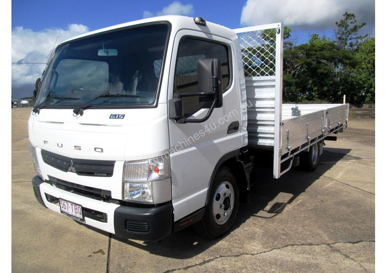 caption Mitsubishi Canter 615 Tray Truck