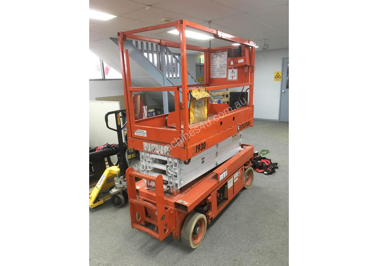 caption Scissors lift in a good condition for a quick sale