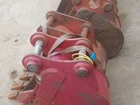8-10t Hogan bucket set - picture0' - Click to enlarge