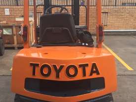 CHEAP TOYOTA DIESEL FORKLIFT - picture0' - Click to enlarge