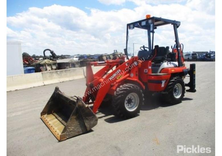 Used Kubota R420 Backhoe Loader in , Listed on Machines4u