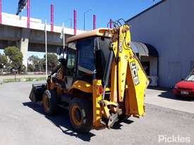 2014 JCB 2CX - picture2' - Click to enlarge