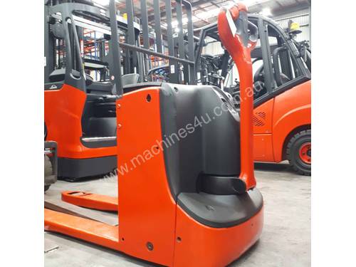 Used Forklift:  T16 Genuine Preowned Linde 1.6t