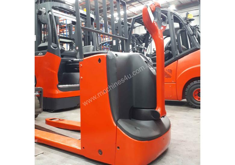 caption Used Forklift: T16 Genuine Preowned Linde 1.6t