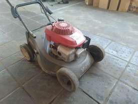 Victa Lawn Mower - picture0' - Click to enlarge