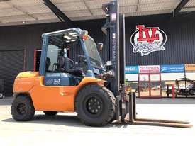 Rare 4.0 Tonne Toyota Diesel Forklift! Complete with Pneumatic Tyres & Rotator  - picture0' - Click to enlarge