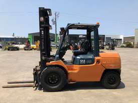 Rare 4.0 Tonne Toyota Diesel Forklift! Complete with Pneumatic Tyres & Rotator  - picture2' - Click to enlarge