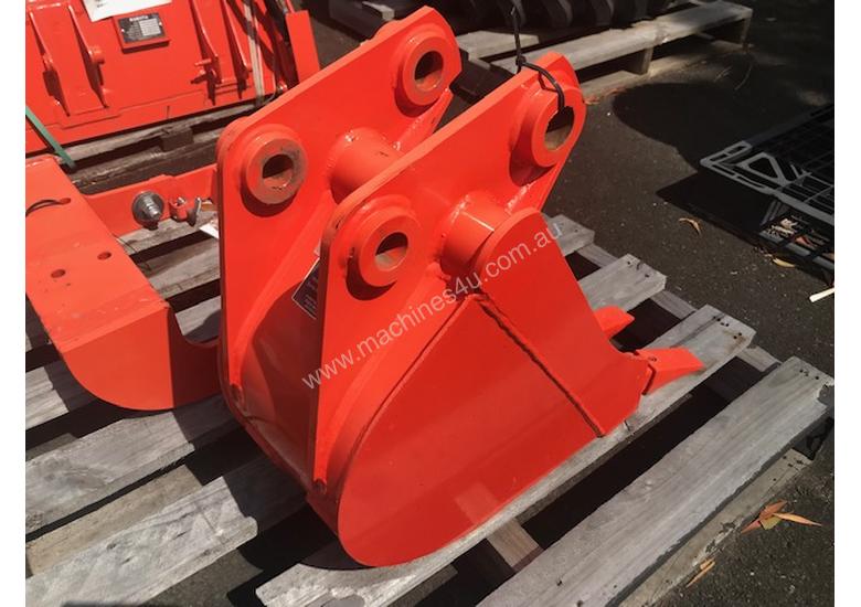 New Kubota Kubota Backhoe 300mm Bucket Backhoe parts in , - Listed on ...