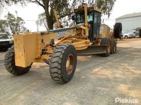 2004 John Deere 672CH - picture2' - Click to enlarge