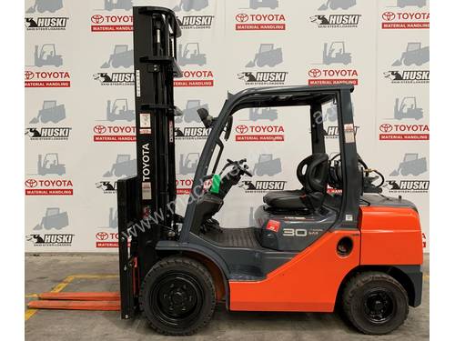 Toyota Forklift 8FG30 in good condition.