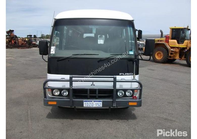 caption 2011 Mitsubishi Rosa BE600 Deluxe