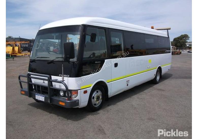 caption 2011 Mitsubishi Rosa BE600 Deluxe