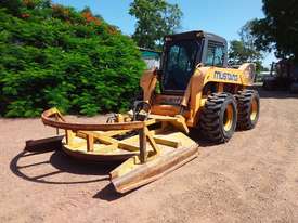 Mustang Skid Steer - picture0' - Click to enlarge